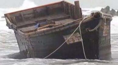 细思极恐!日海岸再现幽灵船 载7具不明身份高度腐烂男尸海中飘荡