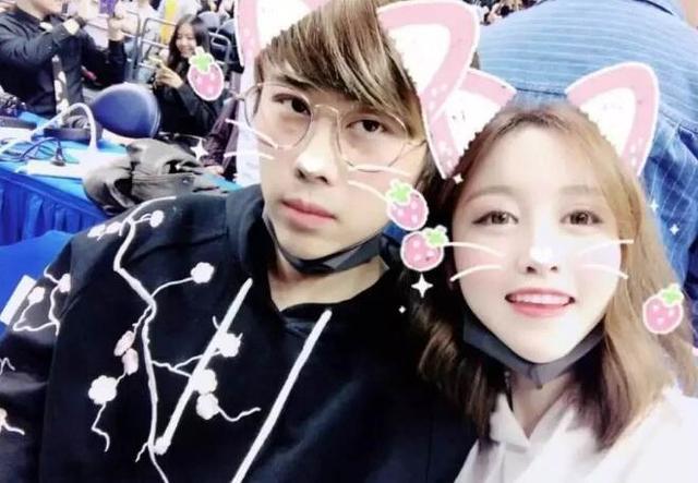 直播平台对LOL主播五五开的处罚公布：公开道歉并追加100万罚款！