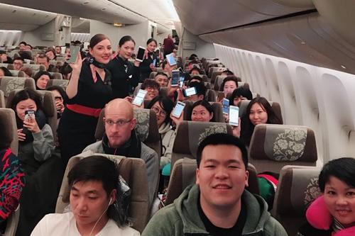 空中刷起朋友圈!东航181个正在执飞航班可玩手机
