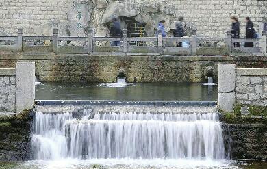 济南强化多项节水保泉措施 趵突泉水位有所回升