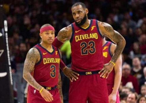 小托马斯绝杀骑士终结4连败 詹姆斯君临天下砸筐暴扣16分5篮板