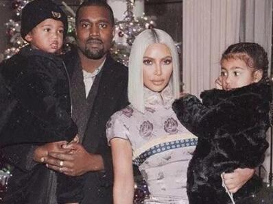 代孕!侃爷喜迎三女儿 卡戴珊三姐妹同时怀孕陆续生产生活不撕逼