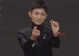 TFBOYS山式比心调皮模仿有模有样 比《柒个我》张一山更萌态