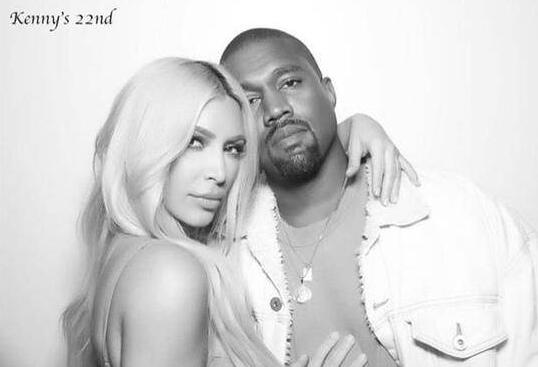 侃爷喜迎三女儿感谢代孕妈妈 20岁