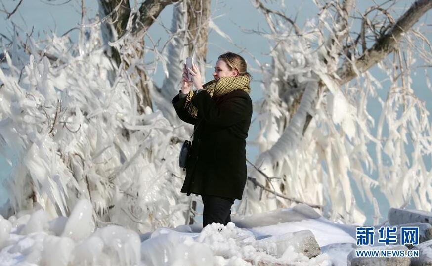 ֥�Ӹ���������������ϯ�� ��Ъ������һƬ��ѩ�������� 