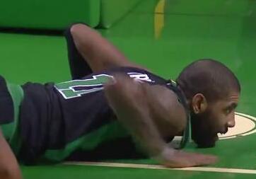 詹姆斯陷绝境，欧文却带伤复出空砍40分这球犹见偶像科比当年英姿