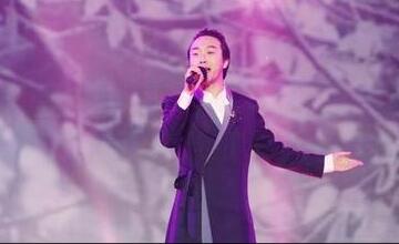 李玉刚无缘央视春晚 称狗年春晚将回老家陪家人过年