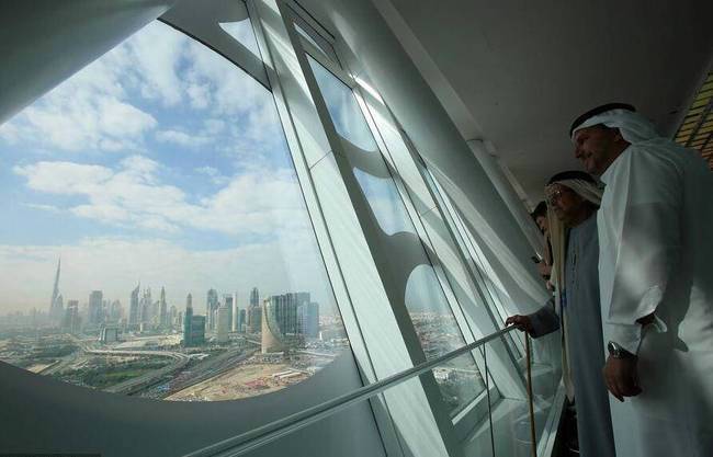 迪拜3亿造新地标:迪拜画框 被人称为“金拱门”