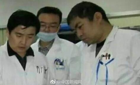 38岁急诊医生接诊猝死 因交班等工作未能按时下班妻子为同行