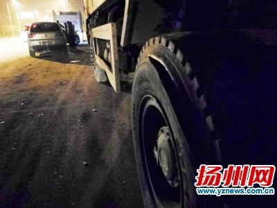 补胎男子炸飞身亡 渣土车轮胎突然爆炸1秒酿悲剧