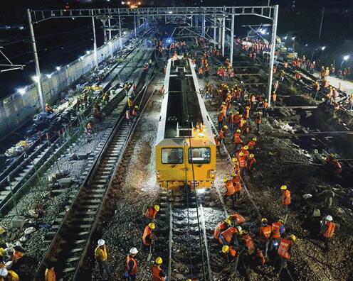 9小时改造火车站 “中国速度”让西方网友郁闷:英国已经完蛋了