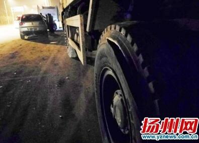 痛心！补胎男子炸飞身亡 在旁边观望天降横祸全程仅一两秒钟