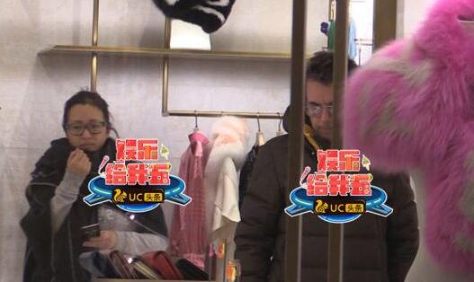 巩俐恋情疑似曝光引起轰动！男方疑似电子乐大师让·米歇尔·雅尔