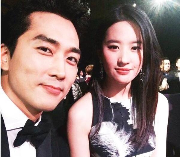 惋惜！刘亦菲宋承宪分手心情难平复 相恋2年半却被网友质疑