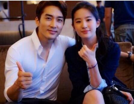 惋惜！刘亦菲宋承宪分手心情难平复 相恋2年半却被网友质疑