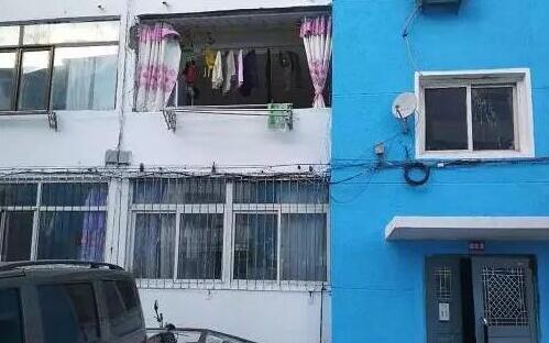 沈阳一家住户洗衣机突然爆炸 用洗衣机甩干羽绒服所致