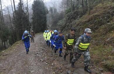 焦急万分!川大一副教授失联 独自驾车都江堰搜救三日毫无音讯