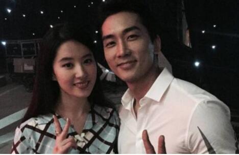 惋惜!刘亦菲宋承宪被曝分手 韩流遭限两人的名字很少一起被提到