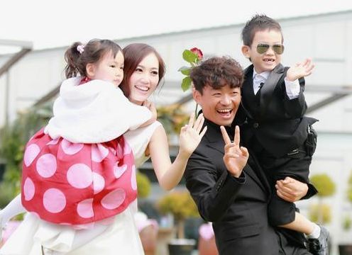 马蓉心疼孩子病倒 流感凶猛哥哥妹妹全“中招”当妈的心疼