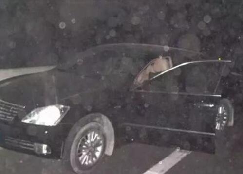 恐怖实拍!高速路惊现幽灵车 现实版