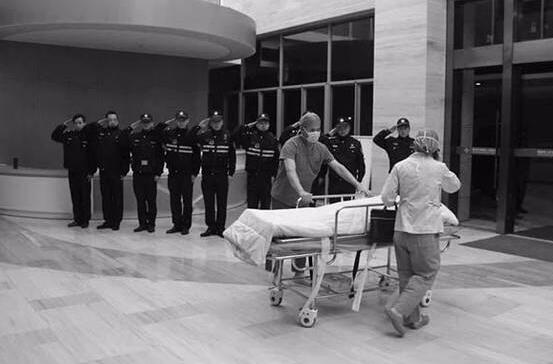 初雪送英魂!特警殉职后捐遗体 47岁“杨教头”巡逻途中突发脑溢血