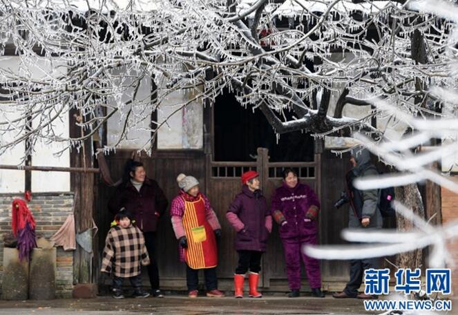 把百姓安危冷暖时刻放在心上——中央有关部门和地方全力应对南方雨雪灾害