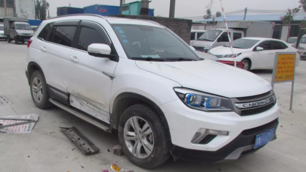 女司机停车场玩