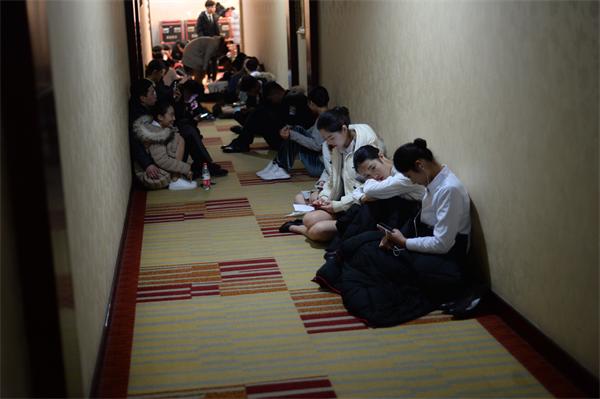 9家航空公司来济南招空乘 600多人报名半数是在校生