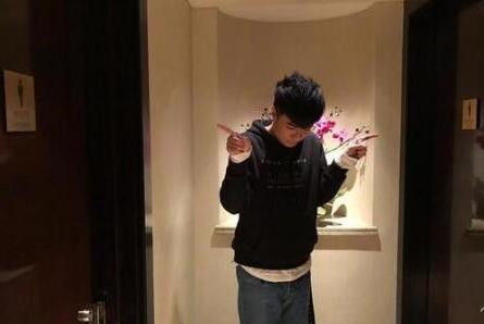 û����ɫ�ǣ��ž޻�����Ů���� �ò��������Ů�˻�û��������