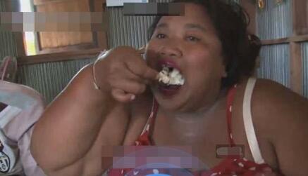 泰国这个村子以胖为美，排骨精嫁不出去，破百公斤的女人才叫做漂亮美丽