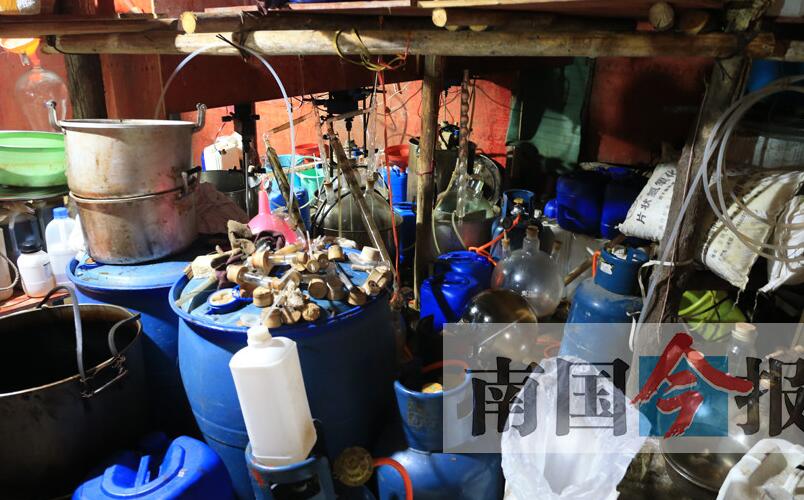 首富变毒枭!来宾捣毁制毒窝点 非法集资致债务缠身制毒曾三次爆炸