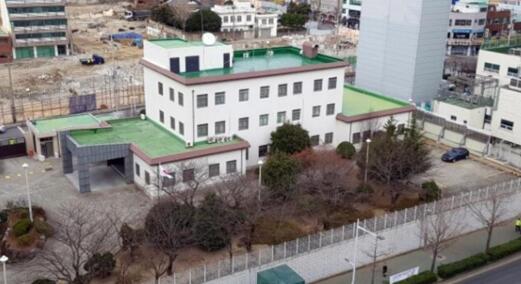 毛骨悚然!日驻韩领馆现男尸 监控录像揭示63岁老人死亡17天的种种