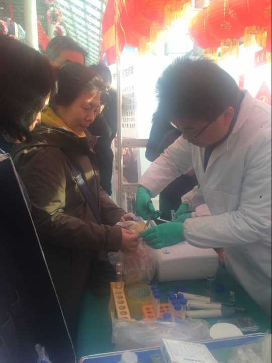 年货的安全，我们来守护——“食安护佳节”活动深入年货大集