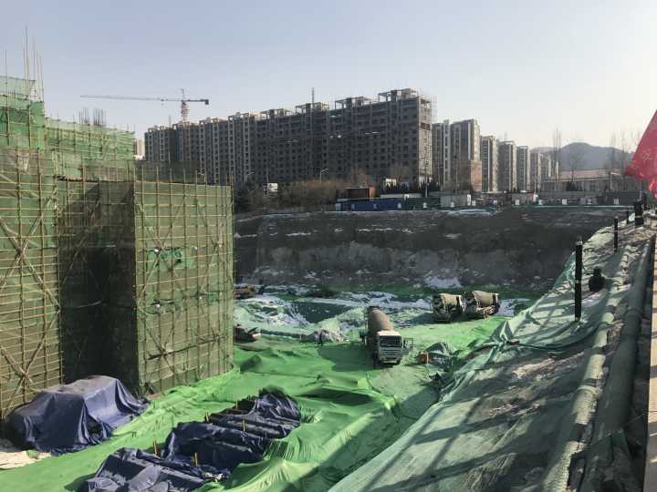 济南治尘硬杠杠：工地做不到“寸土不见” 节后不能开工