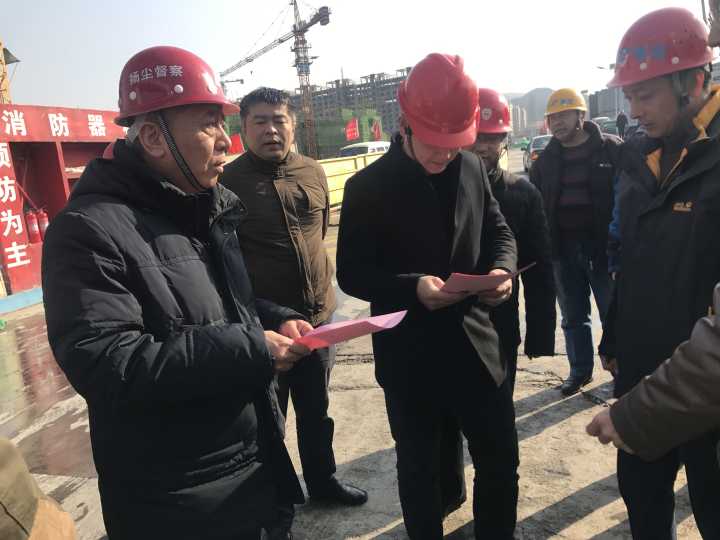 济南治尘硬杠杠：工地做不到“寸土不见” 节后不能开工