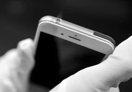 打火机扮成口红、手机 逃不过安检“火眼金睛”