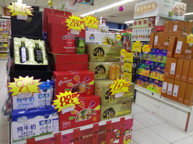 济南节前市场检查商家促销 多种水果未标“规格”