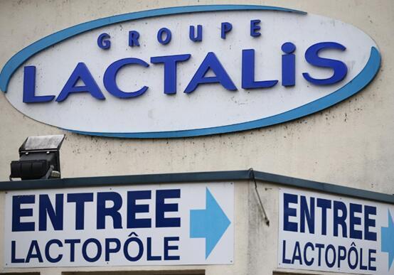 法国奶粉再曝黑幕!CEO质疑检测结果网友:进口奶粉也不安全