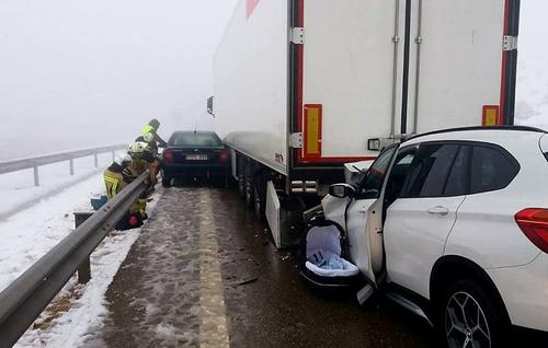 西班牙严重车祸致两死两伤 死伤者均为中国籍