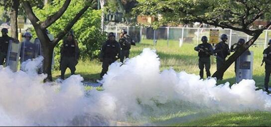 委内瑞拉首都一地铁发生催泪弹爆炸 无伤亡消息