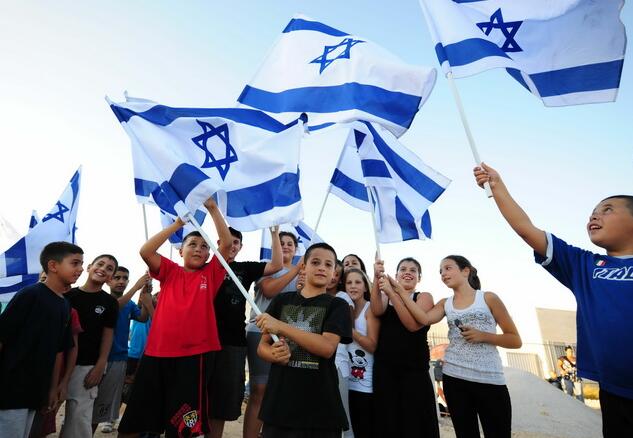 以色列平民被刺亡 19岁持刀袭击者逃离现场正被警方军队搜捕