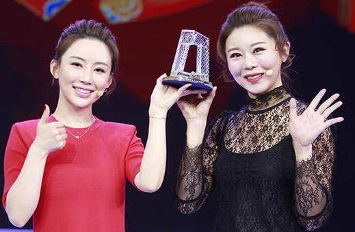 画面温馨!潘晓婷金佳映夺冠 经“老搭档”单打和双打多场比拼