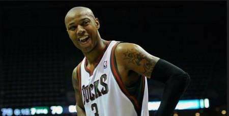 37岁卡巴正式宣布退役 2进全明星11年随小牛队夺冠