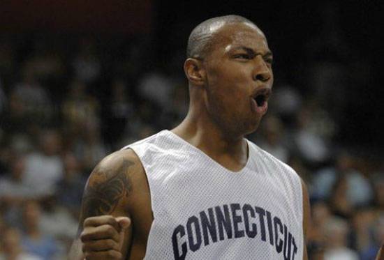 37岁卡巴正式宣布退役 2进全明星11年随小牛队夺冠