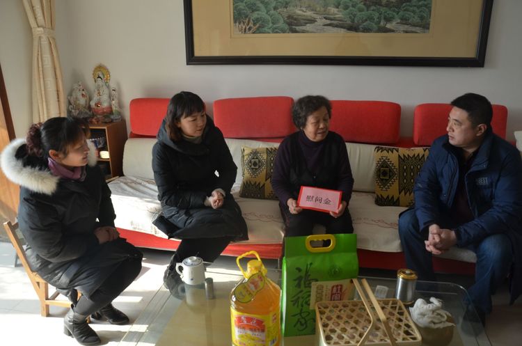 温暖过大年：宝华街街道开展春节前走访活动