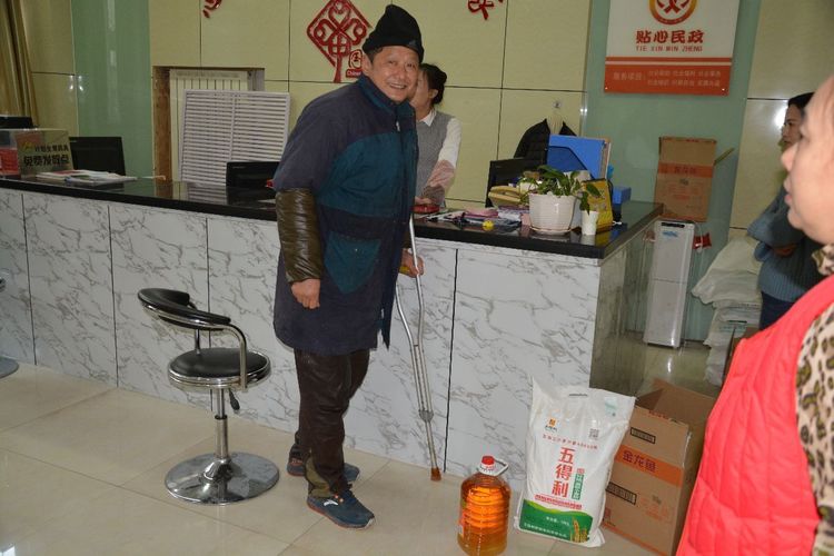 温暖过大年：宝华街街道开展春节前走访活动