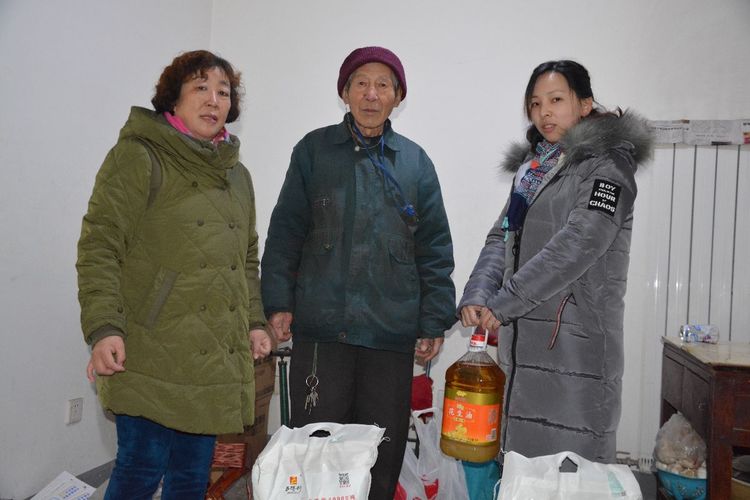 温暖过大年：宝华街街道开展春节前走访活动