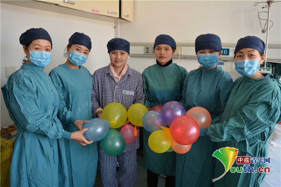 妹妹移植1.8米小肠给姐姐 川妹子西安成功手术