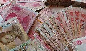 老泪纵横！七旬老父替女还钱 女儿连续4年不回家才知成了“老赖”