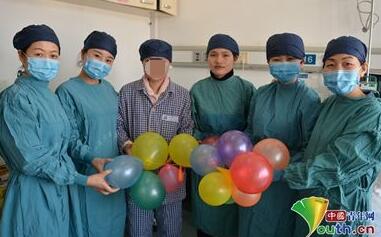 妹妹捐小肠给姐姐挽回生命 患者先天性肠旋转不良肠道畸形粘连